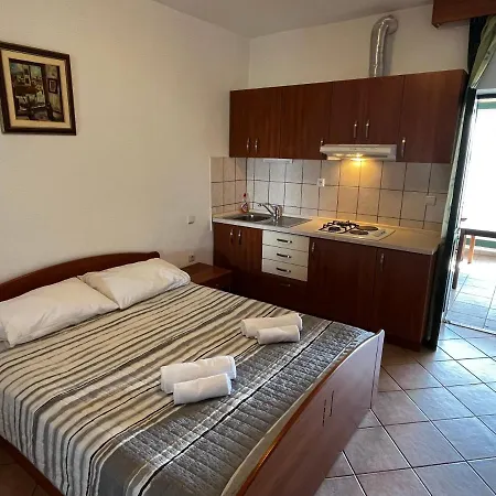 Studio With Beautiful Terrace Apartment *